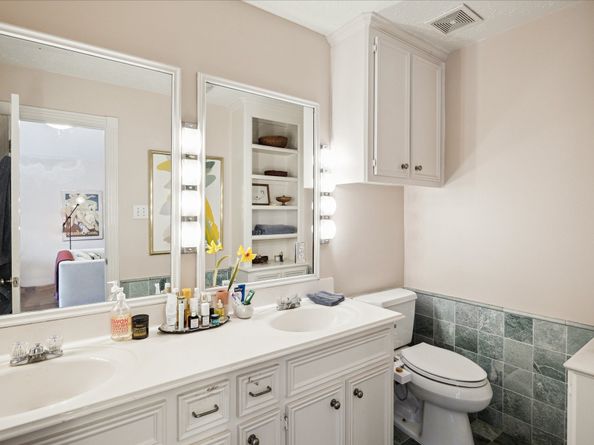 1755 Kipling Street, Houston TX 77098