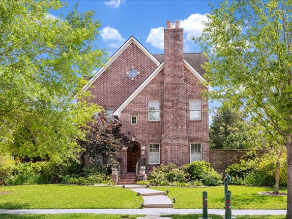 1755 Kipling Street, Houston TX 77098