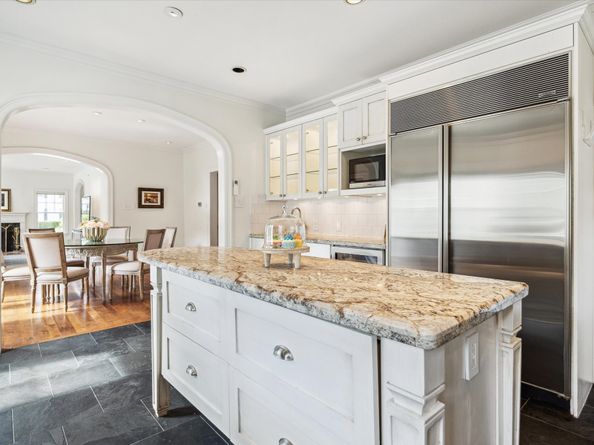 1755 Kipling Street, Houston TX 77098