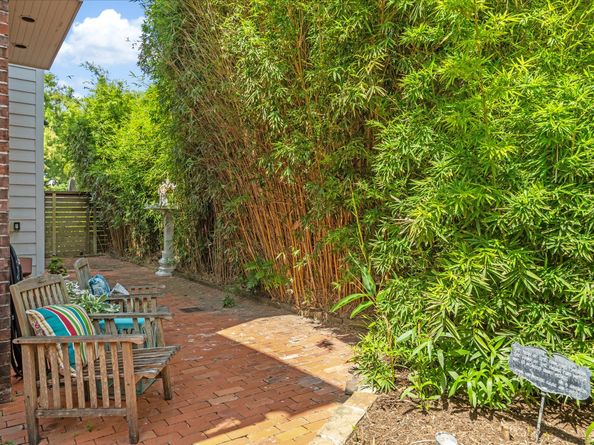 1755 Kipling Street, Houston TX 77098