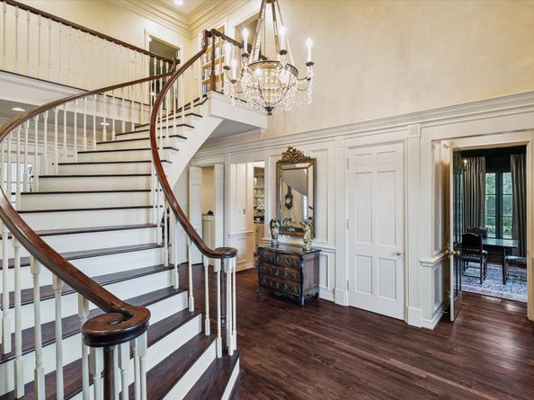 2249 Pelham Drive, Houston TX 77019
