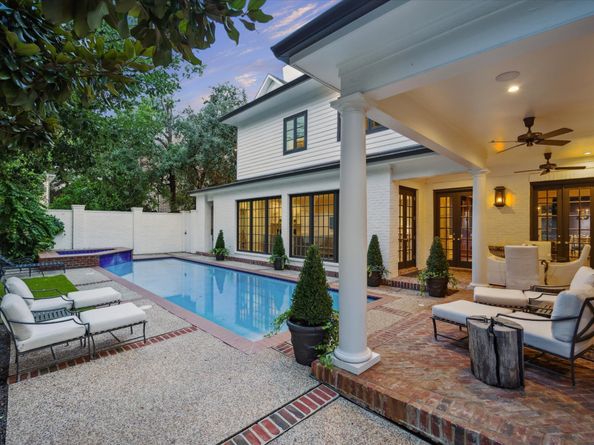 2249 Pelham Drive, Houston TX 77019