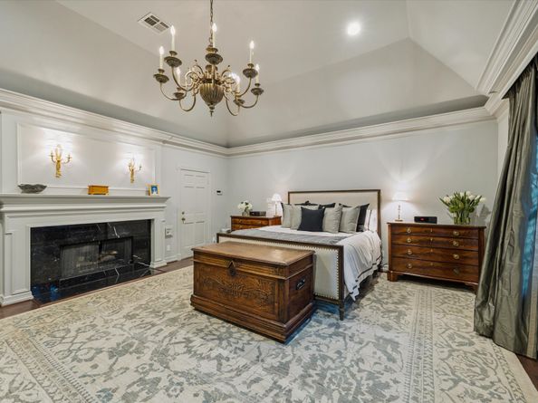 2249 Pelham Drive, Houston TX 77019