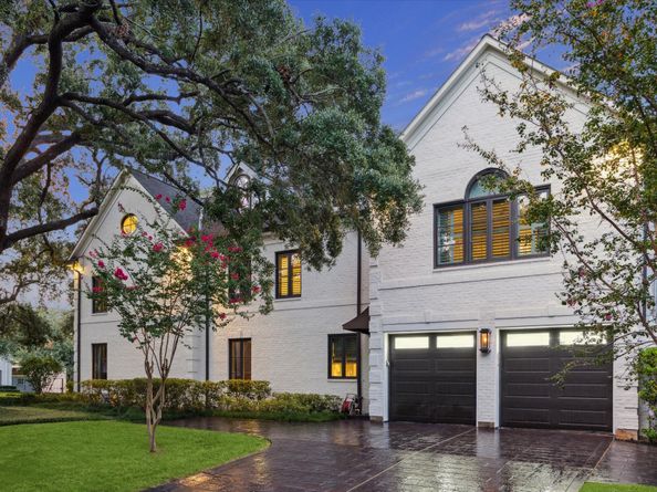 2249 Pelham Drive, Houston TX 77019
