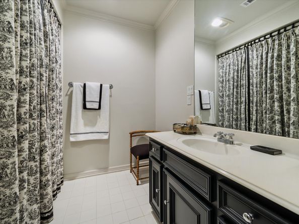 2249 Pelham Drive, Houston TX 77019