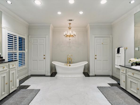 2249 Pelham Drive, Houston TX 77019