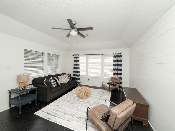 1002 Fairgate Drive, Houston TX 77094