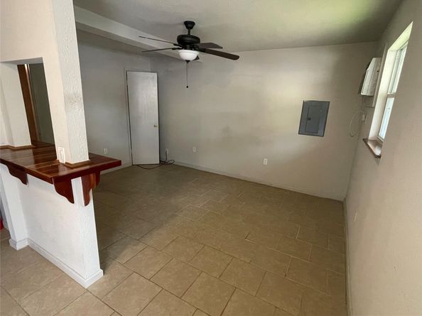 319 Melbourne Street, Houston TX 77022