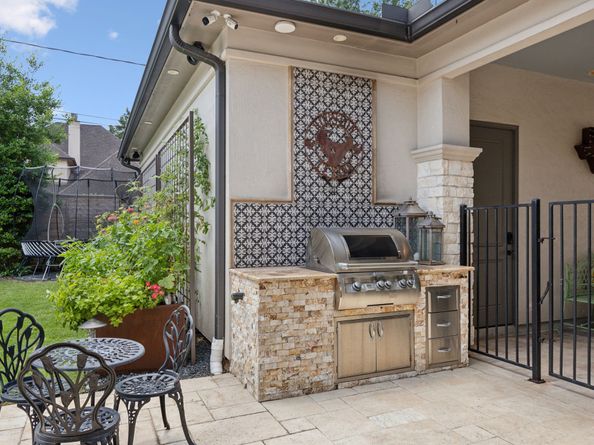 5659 Willers Way, Houston TX 77056