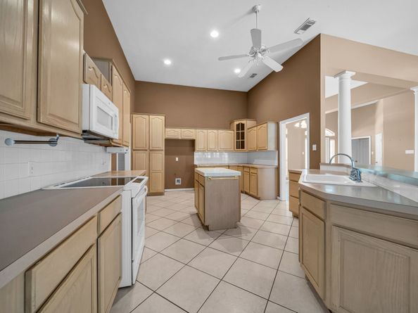 913 Melanie Park, Conroe TX 77304