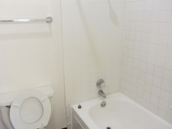 2121 El Paseo Street 2011, Houston TX 77054