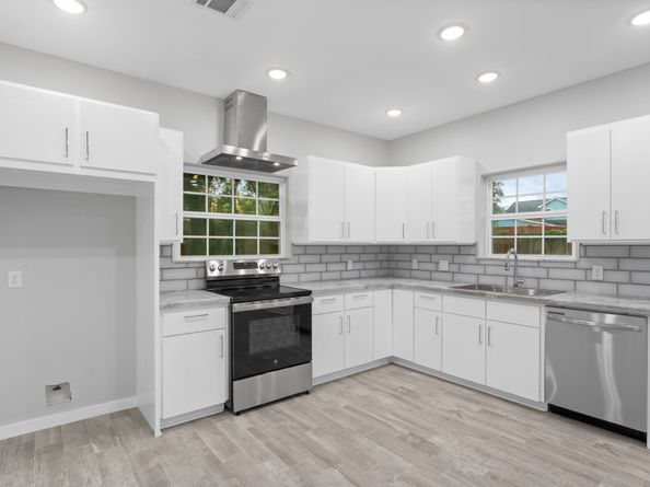 214 Owens Street, Houston TX 77029