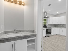 214 Owens Street, Houston TX 77029