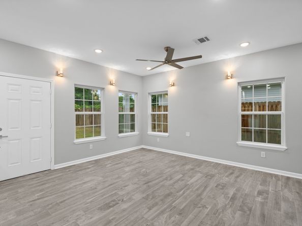 214 Owens Street, Houston TX 77029