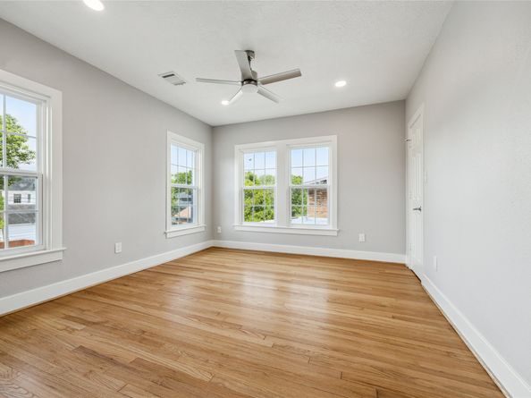 3210 Oakmont Street, Houston TX 77021
