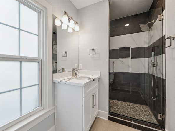 3210 Oakmont Street, Houston TX 77021