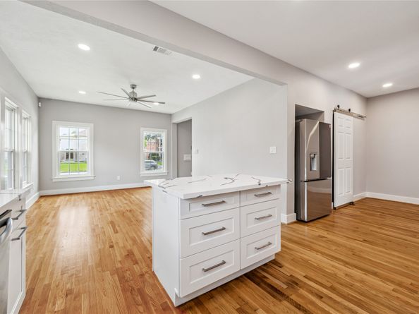 3210 Oakmont Street, Houston TX 77021
