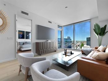 313 W 17th Street