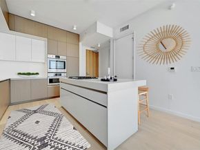 313 W 17th Street 2003, Austin TX 78701