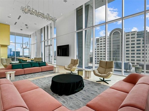 313 W 17th Street 2003, Austin TX 78701