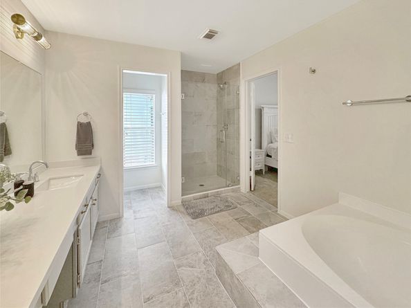 18 Cottage Grove Place, The Woodlands TX 77381