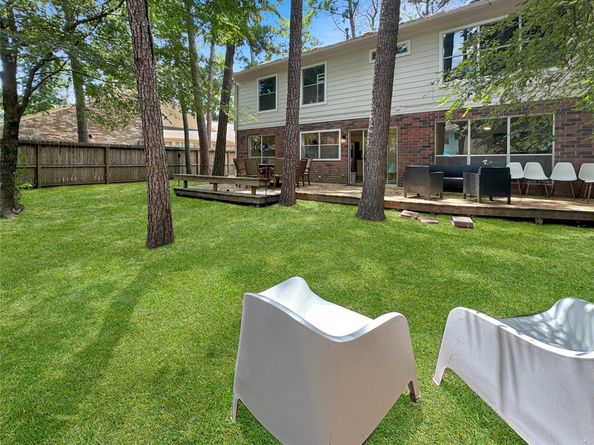 18 Cottage Grove Place, The Woodlands TX 77381