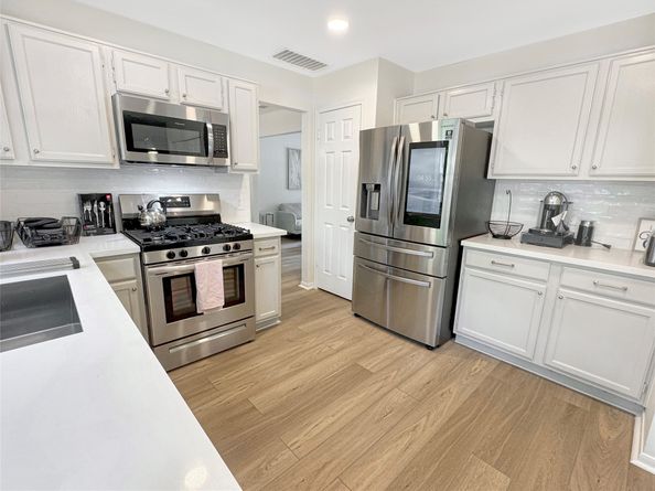 18 Cottage Grove Place, The Woodlands TX 77381