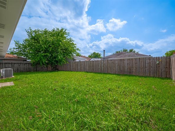 10918 Linden Gate Drive, Houston TX 77075