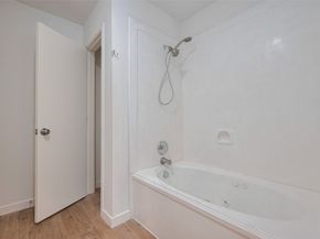 10918 Linden Gate Drive, Houston TX 77075