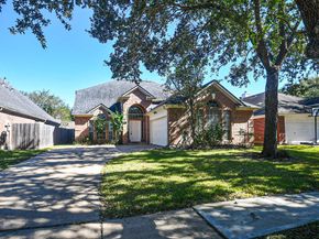139 Skycrest Drive, Sugar Land TX 77479