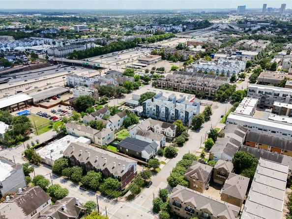 1706 Mcilhenny Street C, Houston TX 77004