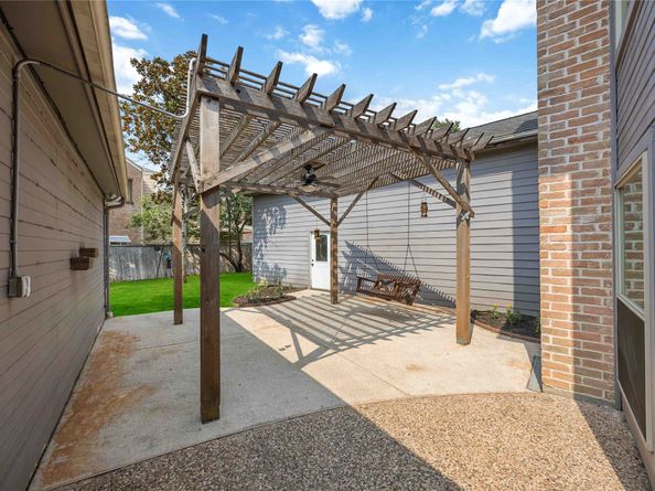 11930 Carriage Hill Drive, Houston TX 77077