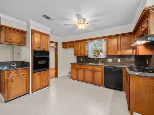 6003 Rena Street, Houston TX 77092