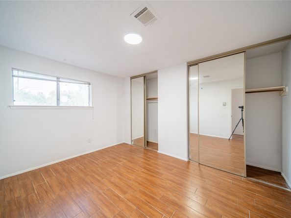 8532 Dairy View Lane, Houston TX 77072