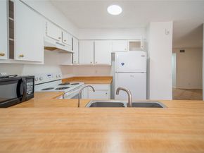 8532 Dairy View Lane, Houston TX 77072