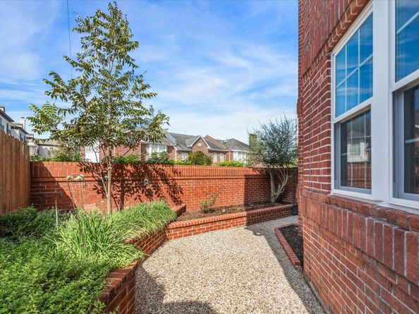 2403 Potomac Drive, Houston TX 77057