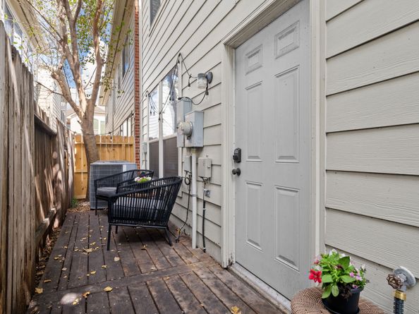 1722 Aden Mist Drive, Houston TX 77003