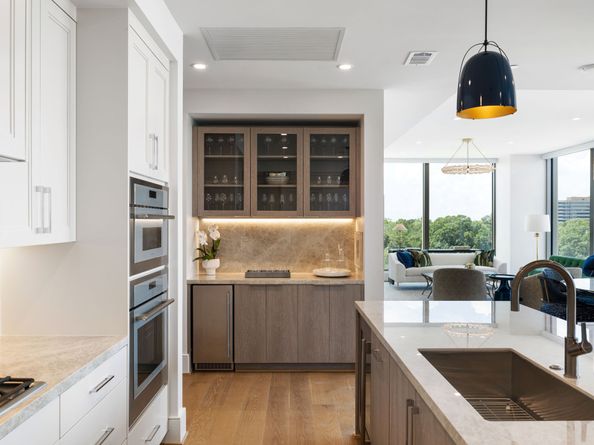 5656 San Felipe Street 1005, Houston TX 77056