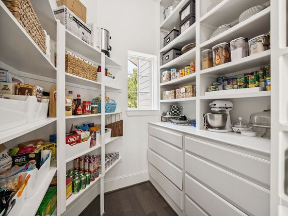 9041 Larston Street, Spring Valley Village TX 77055
