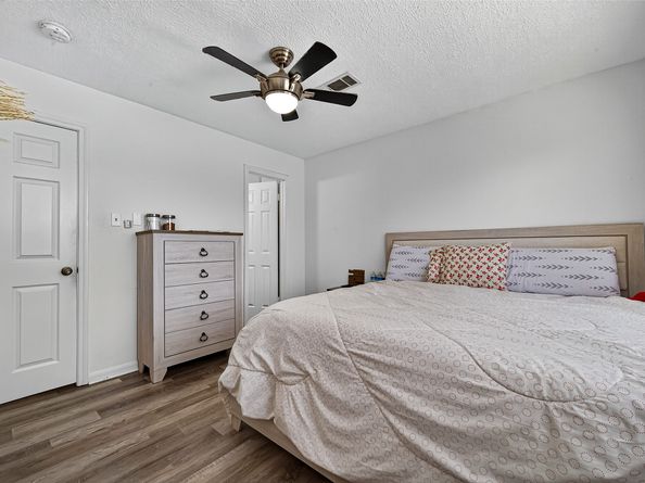 14819 Alderwick Drive, Sugar Land TX 77498