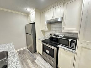 7313 Gulf Freeway 903, Houston TX 77017