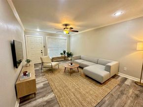 7303 Gulf Freeway 903, Houston TX 77017