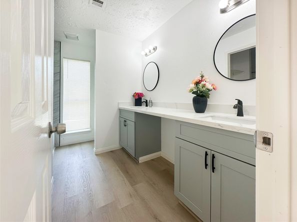 9219 Benchley Drive, Houston TX 77099