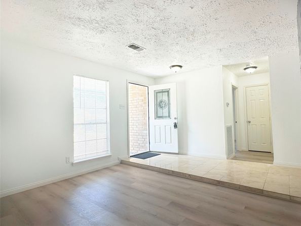 9219 Benchley Drive, Houston TX 77099