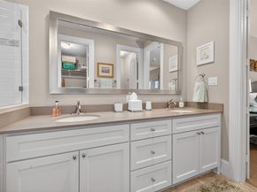 1261 Du Barry Lane, Houston TX 77018