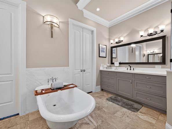 1261 Du Barry Lane, Houston TX 77018