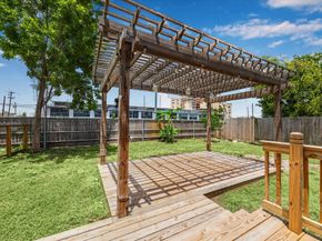 3811 Walker Street, Houston TX 77023