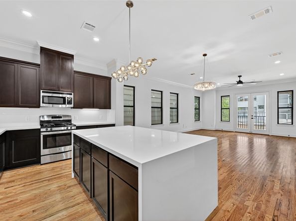 2407 Radcliffe Street, Houston TX 77007