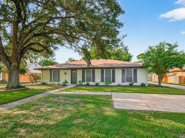 5731 Willowbend Boulevard, Houston TX 77096