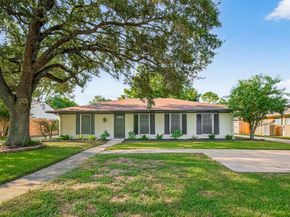5731 Willowbend Boulevard, Houston TX 77096